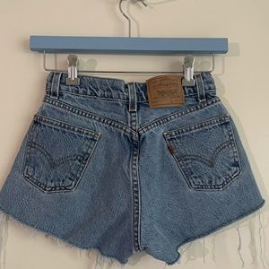 Vintage Cut-Off Levi’s
